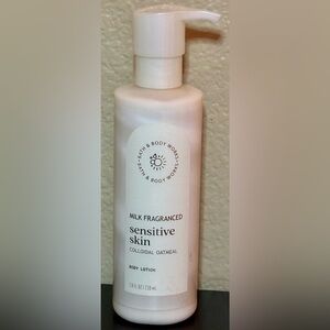Bath & Body Works Milk Fragranced Body Wash - Cream